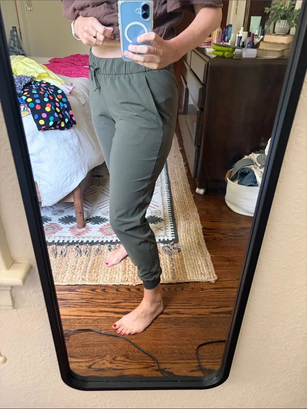 Ladies lululemon Elastic Waist Jogger Pants - Dark Olive, 8-10